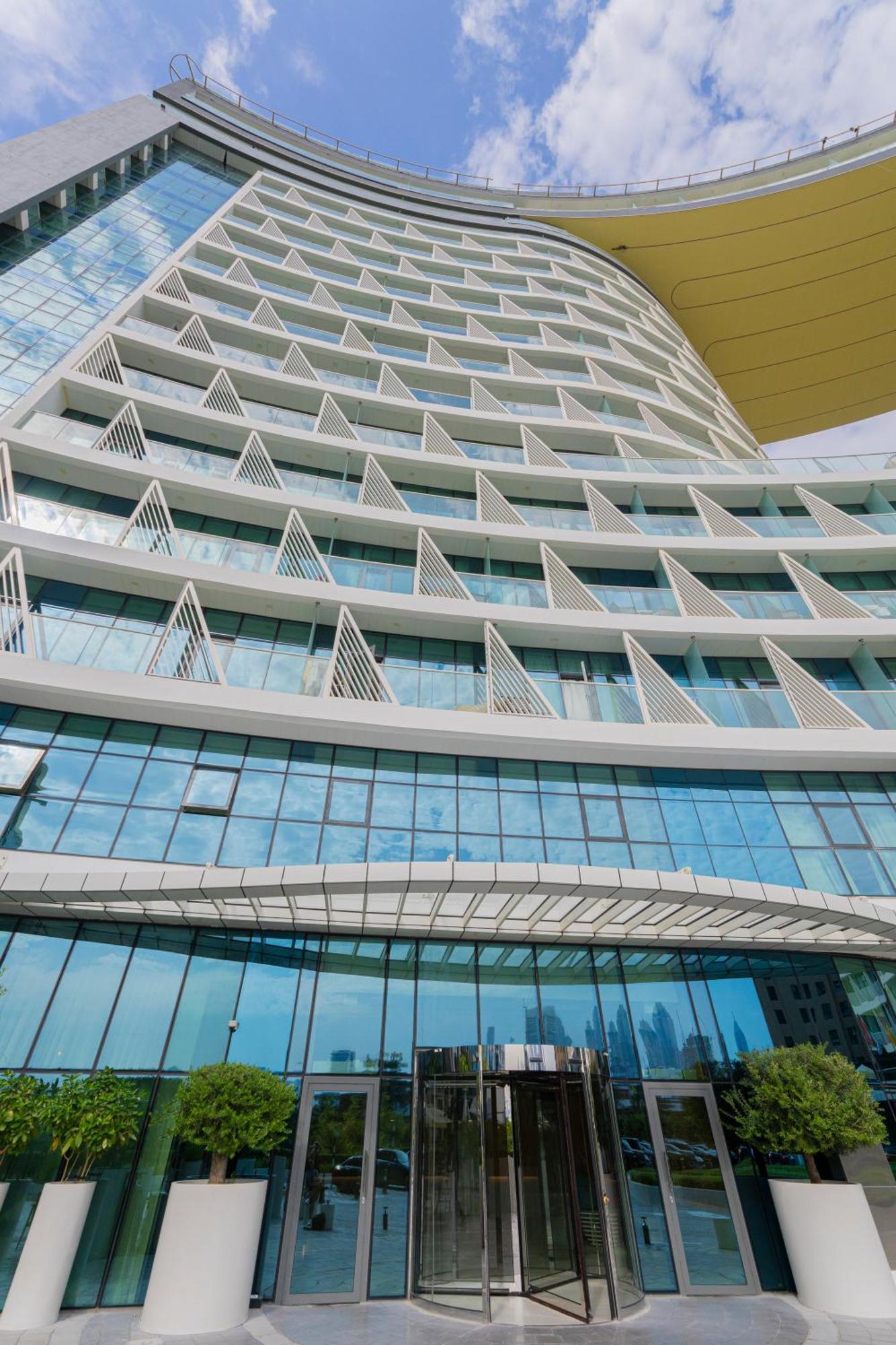 With Private Access At Palm Jumeirah Dubai