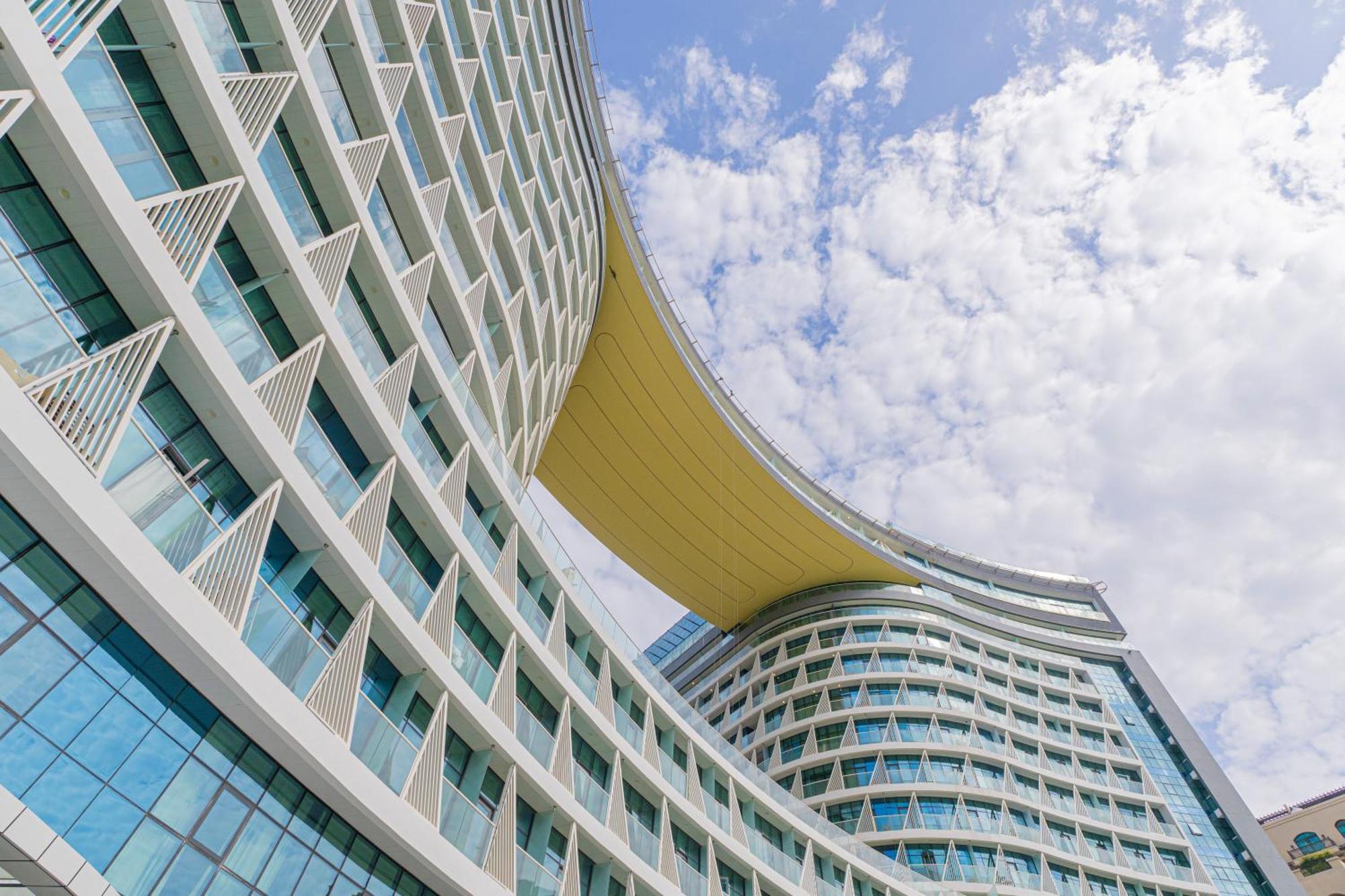 With Private Access At Palm Jumeirah * Dubai