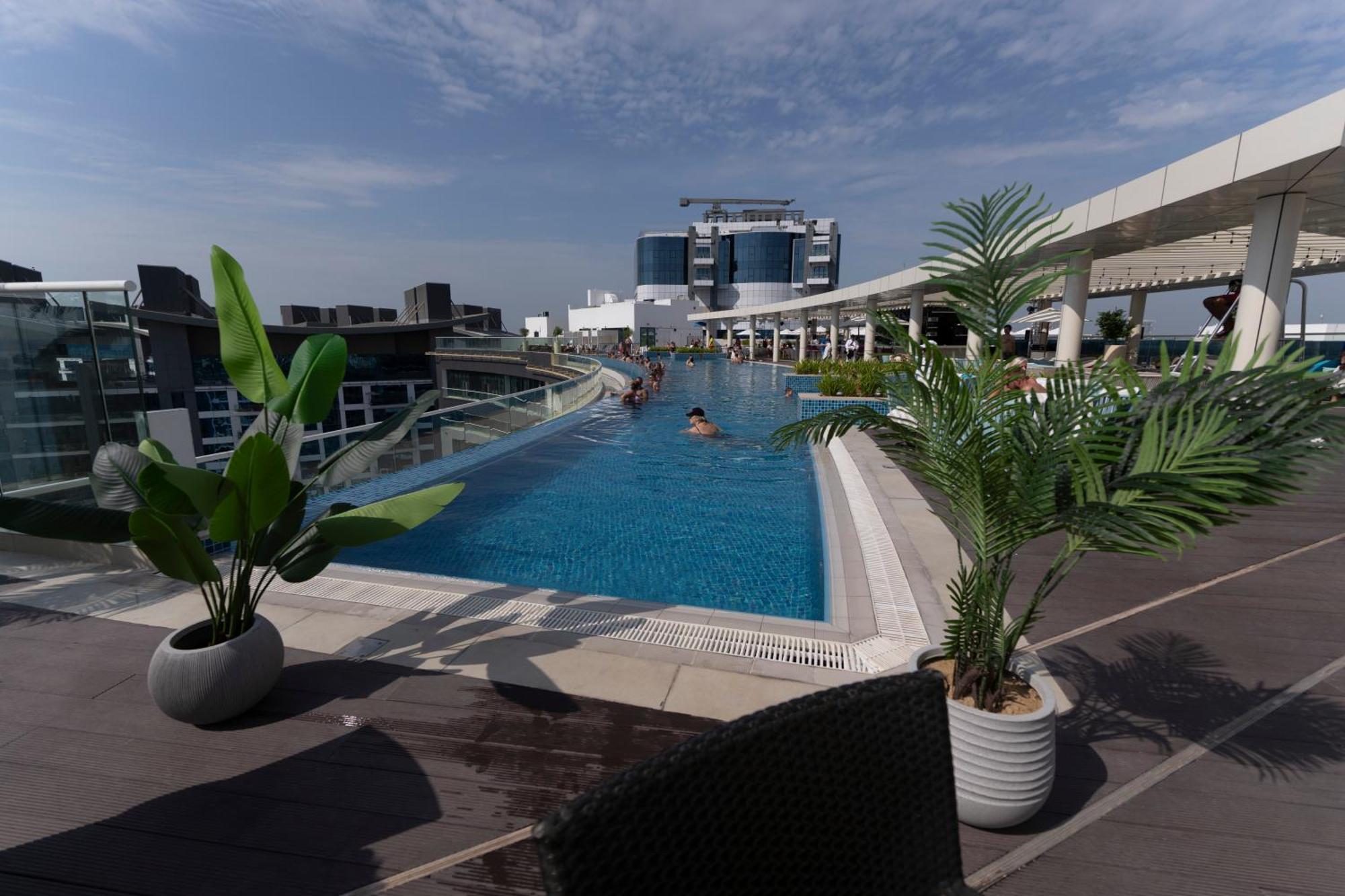With Private Access At Palm Jumeirah Appartement *